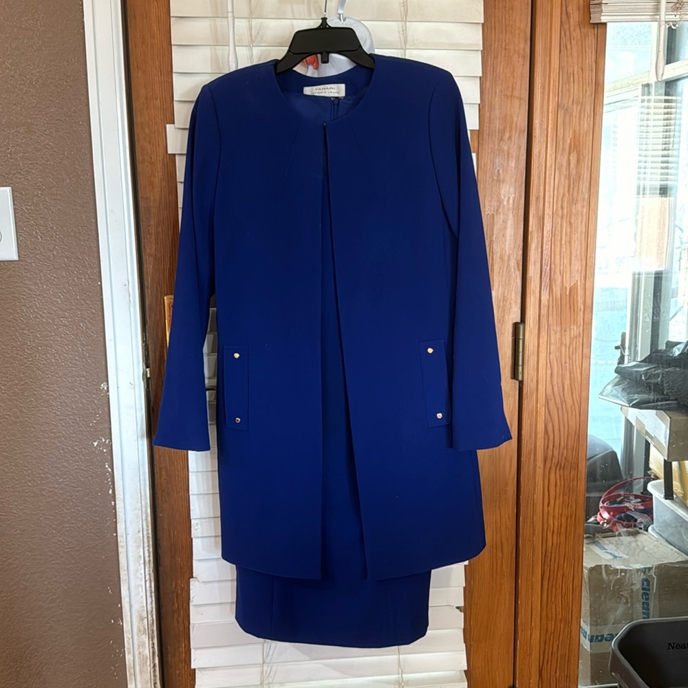 Size 8 Tahari Sheath Dress and Jacket